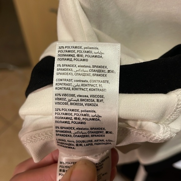 No.237 ✨ NWT BEBE Color-block Ponte V-neck Dress ✨ - Picture 13 of 14